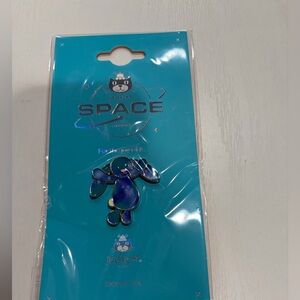 Jellycat 2025 Korea Space Experience Pop-Up Exclusive Zodihop Luxe Bunny Pin